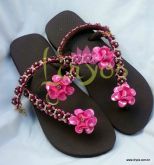 Rasteira marrom com rosa