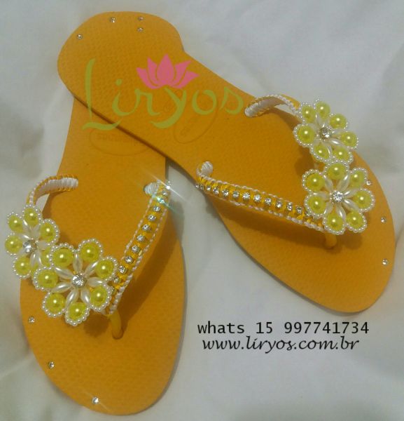 Flat amarelo amor perfeito c/ Strass swairovisk