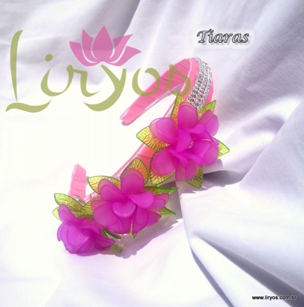 Tiaras larga rosa com manta de strass