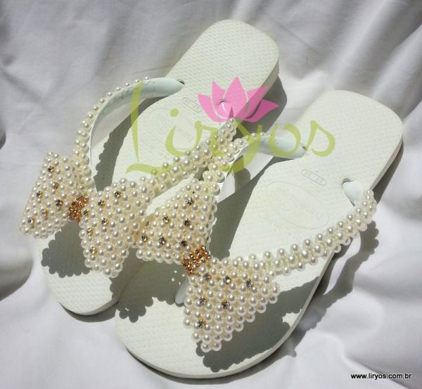 Alium branco com pontos de strass