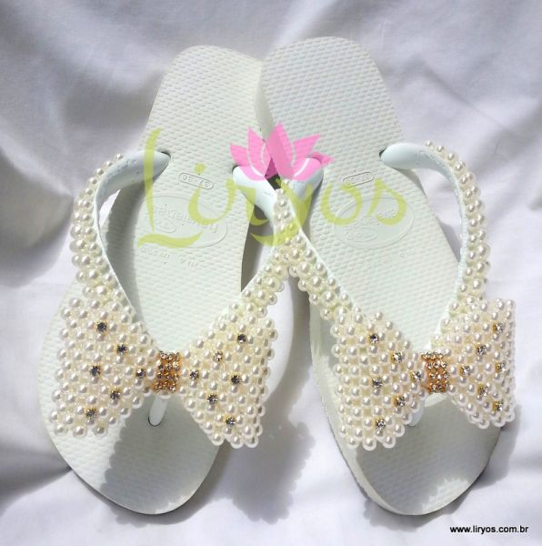 Alium branco com pontos de strass